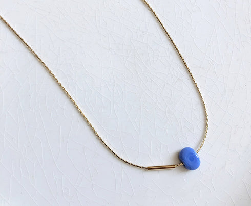 Collier Bim doré et verre opaque bleu