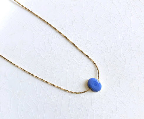 Collier Bim doré et verre opaque bleu
