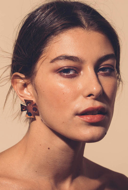 Boucles d'oreilles Nostra, émail multicolore